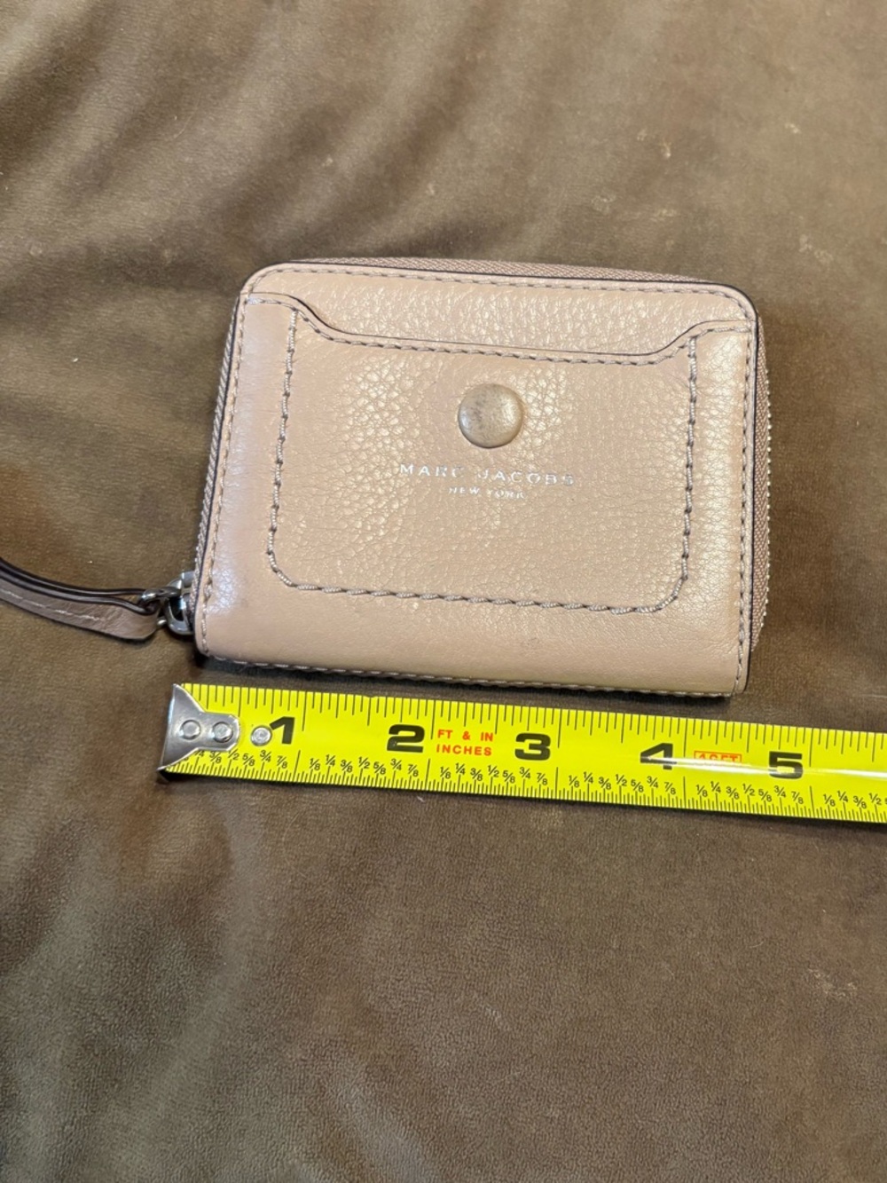 Marc Jacobs Pebbled Leather Small Snap Card Wallet in Taupe - Picture 8 of 9